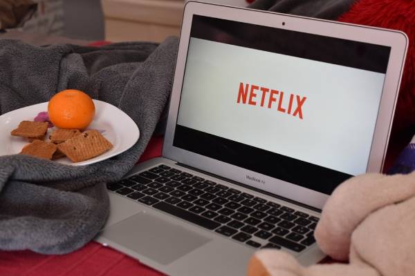 Télécharger des films sur Netflix. Est-ce possible ?